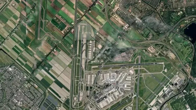 Airport Guessr official game page captured in a desktop browser